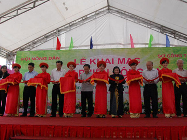 Chợ phiên nông sản lần thứ III năm 2015 tại công viên Làng hoa Gò Vấp