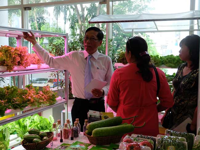 Hội nghị công bố “Nhóm sản phẩm công nghiệp chủ lực thành phố và sản phẩm chủ lực của ngành nông nghiệp thành phố giai đoạn 2018 - 2020”.