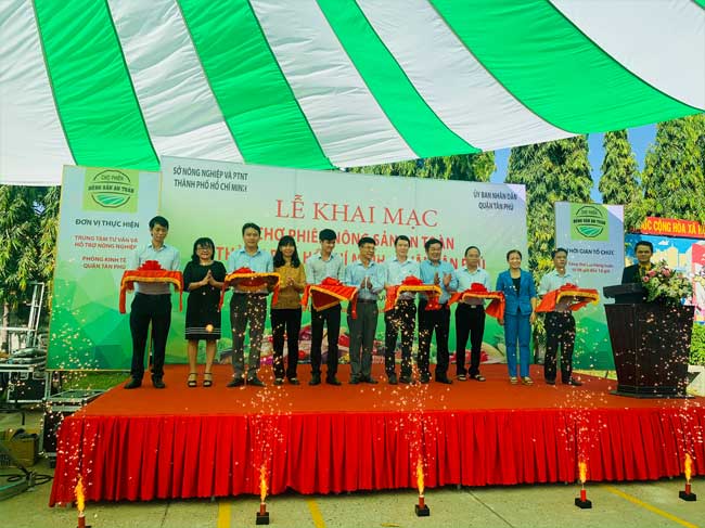 Khai mạc Chợ phiên Nông sản an toàn thành phố Hồ Chí Minh năm 2020 - Quận Tân Phú