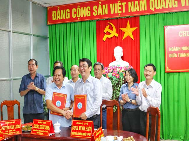 Chương trình ký kết Hợp tác phát triển ngành nông nghiệp và phát triển nông thôn giữa Thành phố Hồ Chí Minh và tỉnh Vĩnh Long giai đoạn 2022-2025