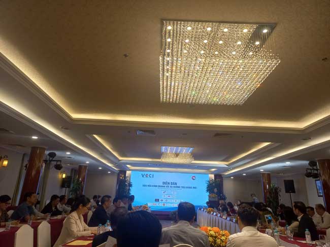 Diễn đàn “Văn hóa kinh doanh với xu hướng tiêu dùng mới”